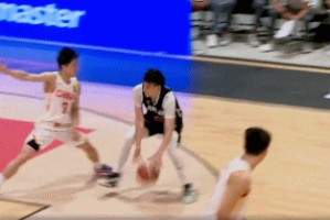 开云APP-遥遥领先！中国U19男篮半场替补得分24-2约旦