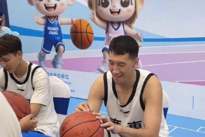 开云官网-115-122！广东输U22男篮！杜锋徐昕相谈甚欢，朱芳雨透露交易幕后